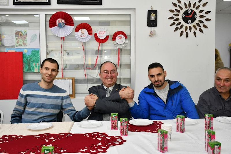 BAŞKAN ELÇİN, ENGELSİZ YAŞAM KÜLTÜR SANAT MERKEZİNİ ZİYARET ETTİ