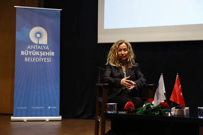 Atatürk Kızı Sabiha Gökçen Belgeseli Antalyalılarla buluştu