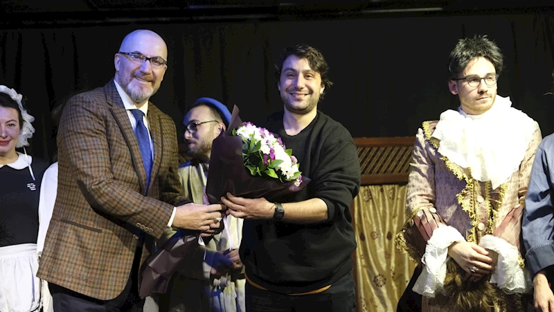 İZMİT SANAT AKADEMİSİ’NDE ‘MOLİERE’DEN SEÇMELER’ SANATSEVERLERLE BULUŞTU