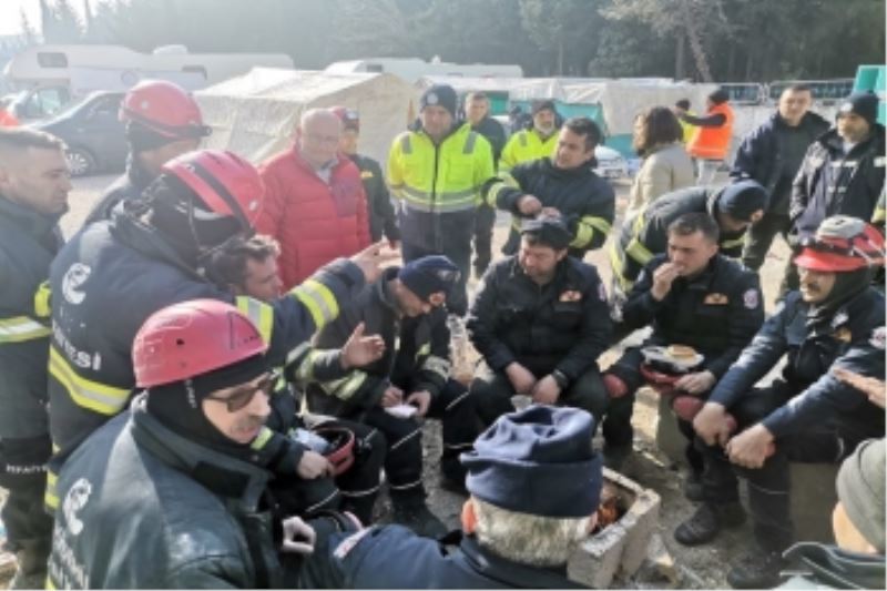 ÇAKIRÖZER’DEN BÜYÜKŞEHİR EKİPLERİNE DESTEK ZİYARETİ