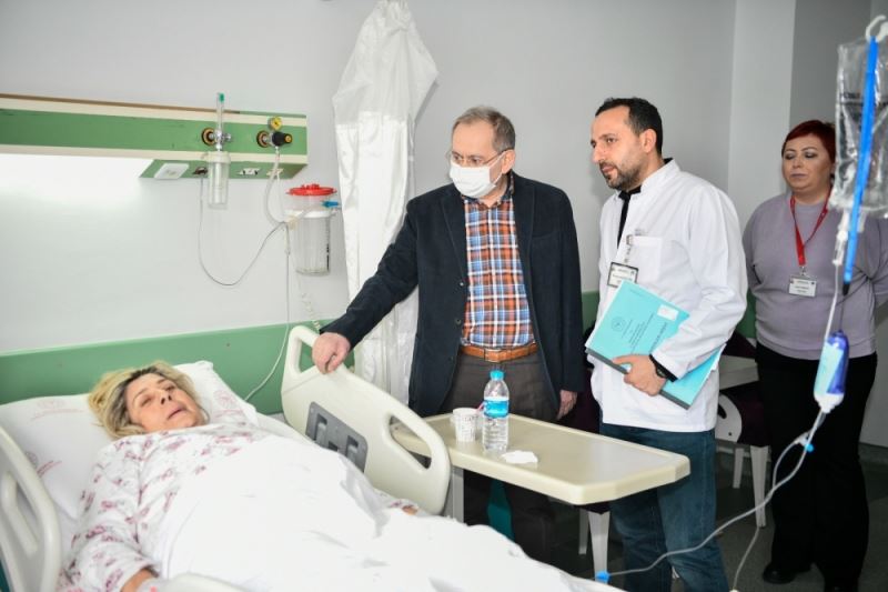 Acıları sarmak için kenetlendik