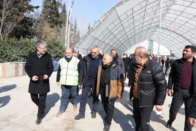 Başkan Büyükkılıç: “Kayseri’den Deprem Bölgesine Akın Ettik”