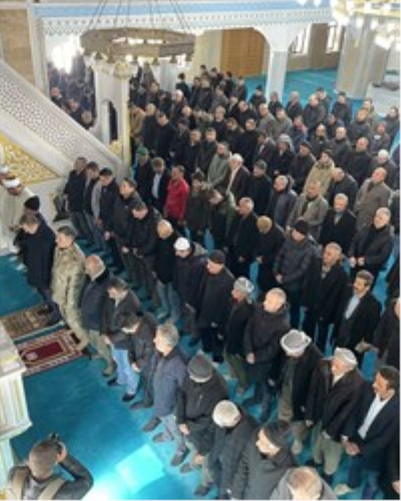Asrın felaketinde hayatını kaybeden vatandaşlarımız için gıyabî cenaze namazı kılındı