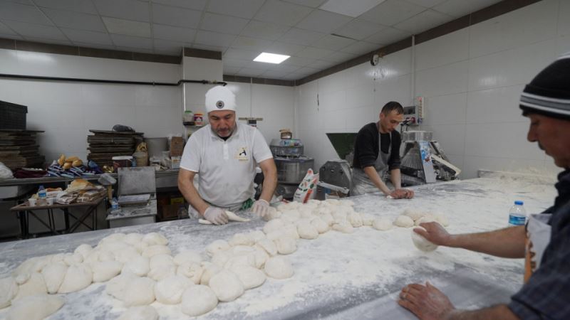 Büyükşehir’den Fırınlara 140 Ton Un