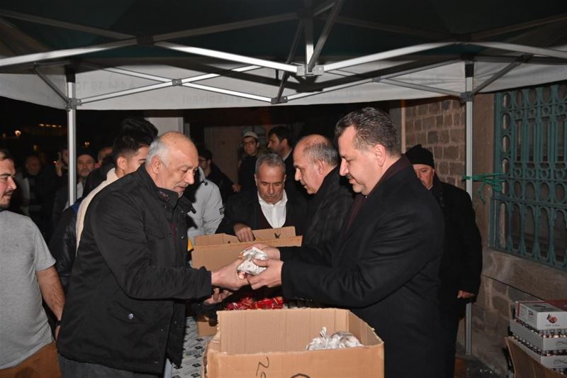Miraç Kandili’nde Depremde Hayatını Kaybedenlere Dua Edildi