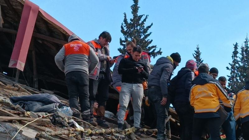 MELİKGAZİ ARAMA KURTARMA EKİBİ, BİRÇOK DEPREMZEDEYE UMUT OLDU