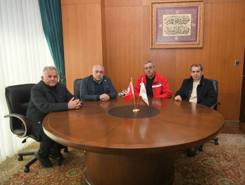 Başkan Büyükkılıç, Spor Camiası ile Deprem Bölgesinde Bir Araya Geldi