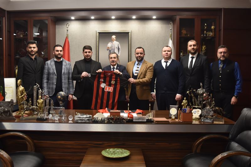 ESKİŞEHİRSPOR YÖNETİMİNDEN BAŞKAN ATAÇ