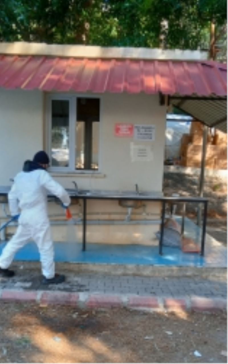 Deprem Bölgesi Haşere Oluşumuna Karşı İlaçlandı
