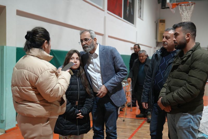 TARSUS BELEDİYESİ TARAFINDAN İLK ANDAN İTİBAREN DEPREM SEFERBERLİĞİ BAŞLATILDI
