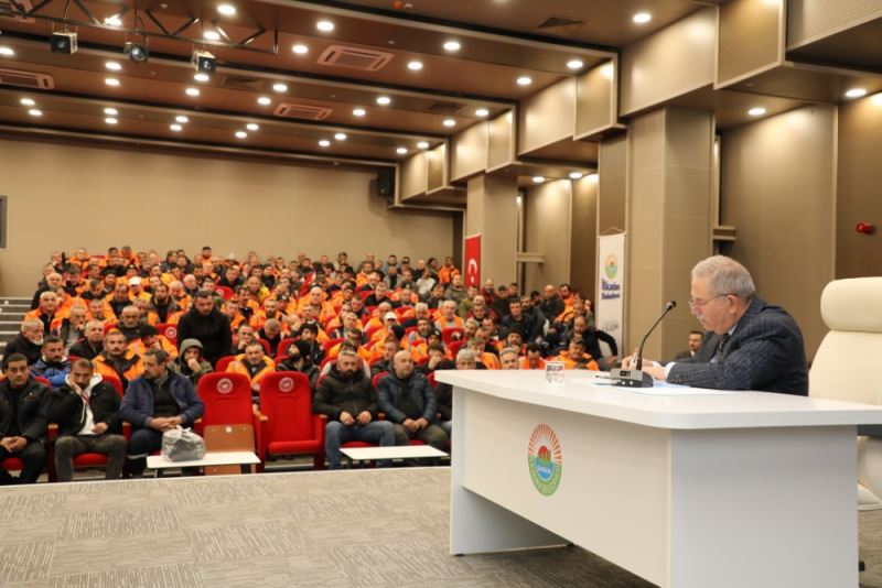 PERSONEL TOPLANTISINDA TEMİZLİK İŞCİLERİYLE BİR ARAYA GELDİ