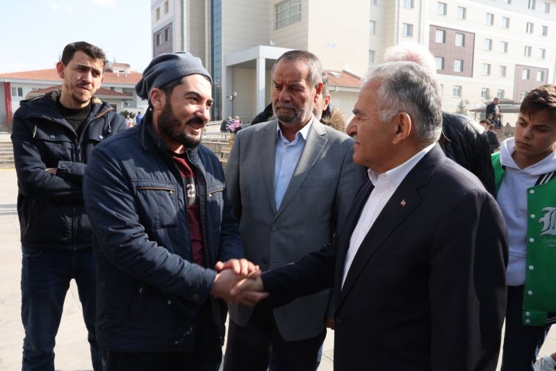 Depremzedeleri Ziyaret Eden Başkan Büyükkılıç’a Dua ve Teşekkür