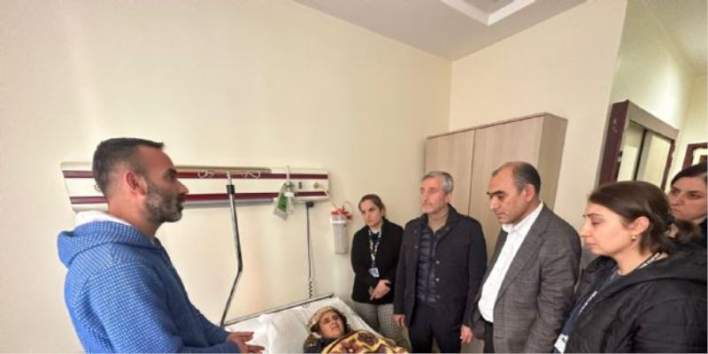 Başkanımız Yaralı Depremzedeleri Hastanede Ziyaret Etti