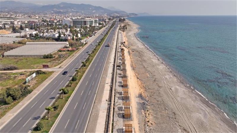 TÜRKLER-PAYALLAR-KONAKLI ARASI 4 KM’LİK SAHİL DÜZENLEME ÇALIŞMASINDA SONA GELİNDİ BAŞKAN YÜCEL: “YAZ SEZONUNDA HİZMETE AÇACAĞIZ”