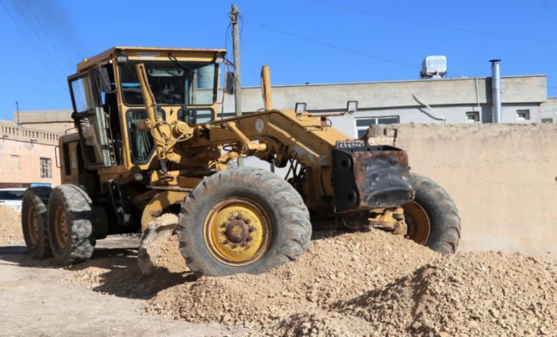 KARAKÖPRÜ KIRSALINDA ÇAMURLU YOL KALMIYOR