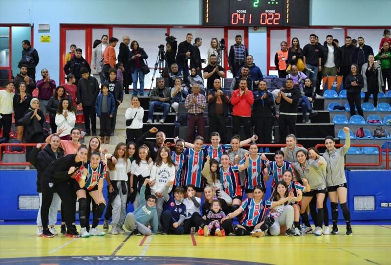 Mavi Kelebekler Adasokağı’nı ağırlayacak