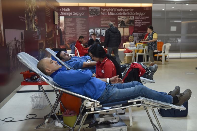 TEPEBAŞI PERSONELİNDEN KAN BAĞIŞINA DESTEK