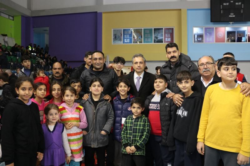 BAŞKAN YILMAZ, ACİL TOPLANMA ALANLARINDA VATANDAŞLARLA BİR ARAYA GELDİ, 112 ÇAĞRI MERKEZİNDE SAĞLIK ÇALIŞANLARINA KOLAYLIKLAR DİLEDİ