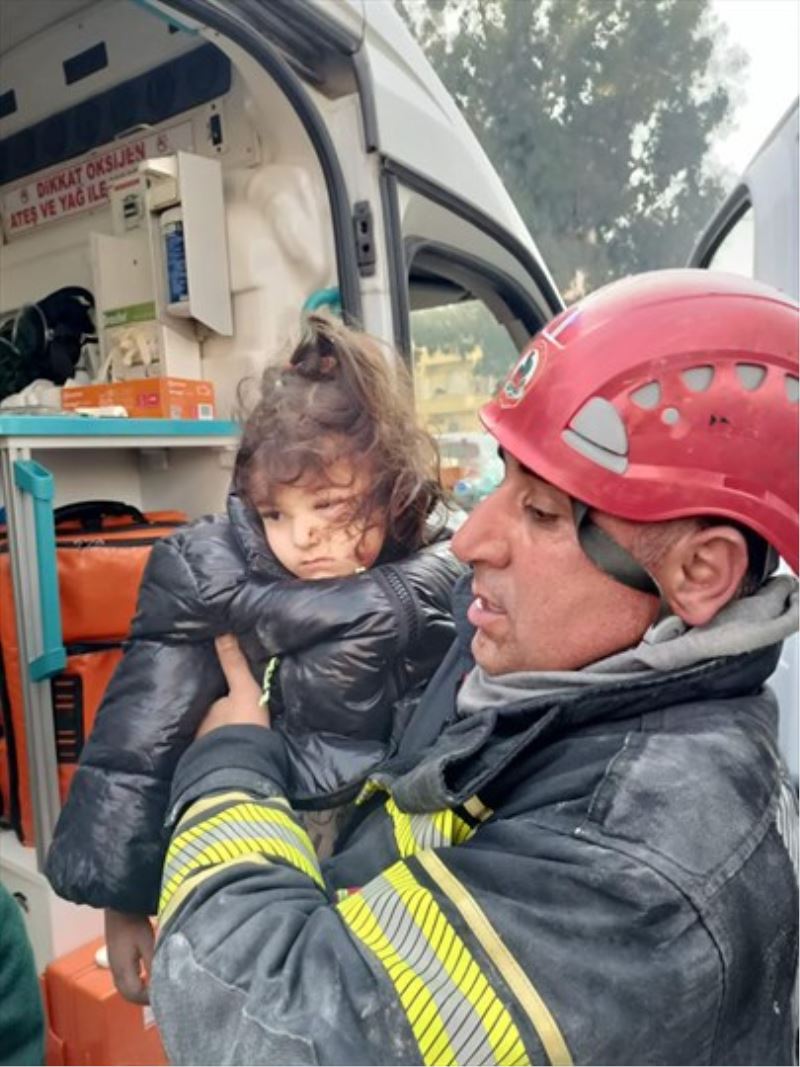 Büyükşehir ekipleri hayat kurtarmaya devam ediyor