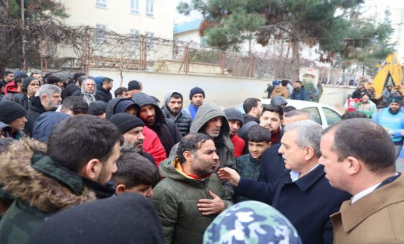 Başkan Beyazgül Depremzedelerle Tek Tek İlgilendi