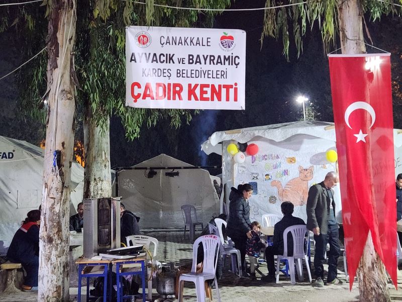 BAŞKAN HÜRRİYET, KARDEŞ BELEDİYELERİN KURDUĞU ÇADIR KENTİ ZİYARET ETTİ