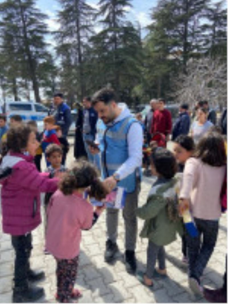 ÜMRANİYE BELEDİYESİ DEPREMZEDE ÇOCUKLARIN YÜZÜNÜ GÜLDÜRDÜ