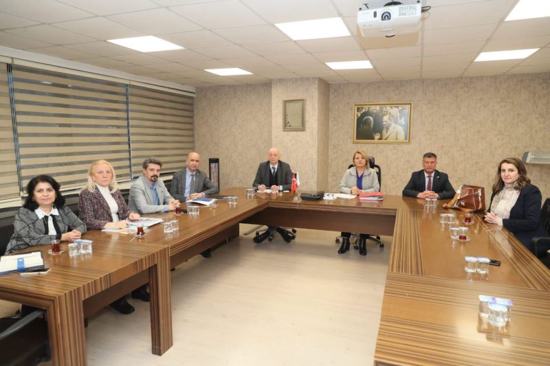 BAŞKAN HÜRRİYET, EKİBİYLE ÇALIŞMALARI MASAYA YATIRDI