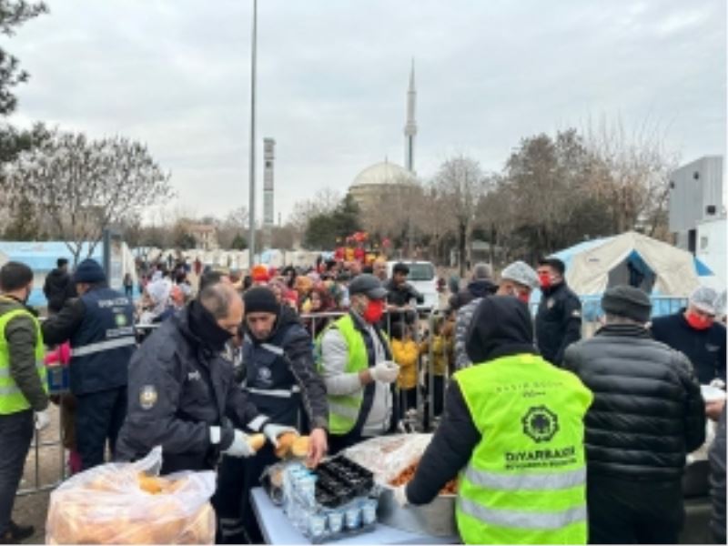 Çadır kentlerde 10 bin depremzede ağırlandı