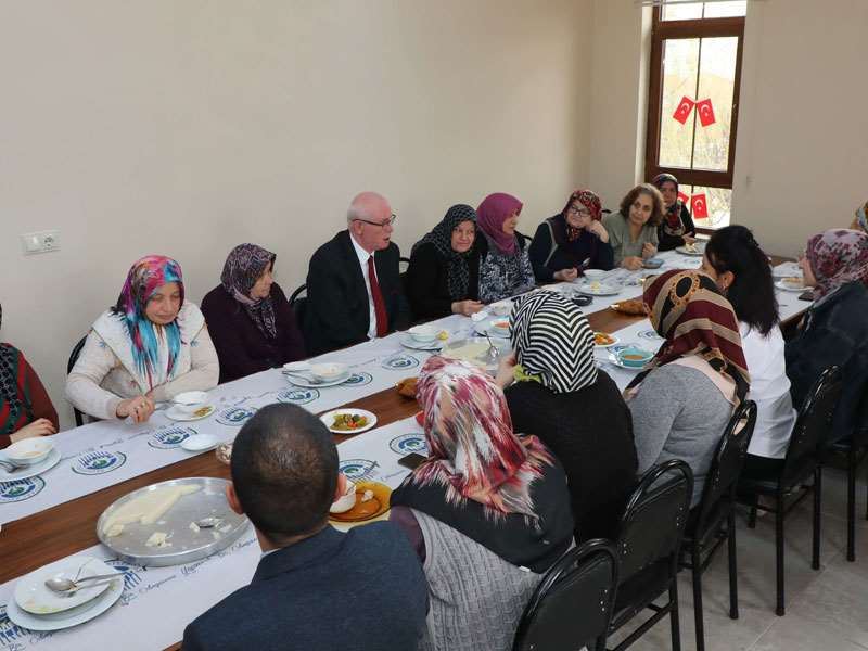 BAŞKAN KURT ERENKÖY’DE KADINLARLA BULUŞTU