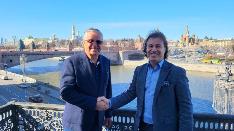 Başkan Topaloğlu Rusya’da gazetecilerle bir araya geldi