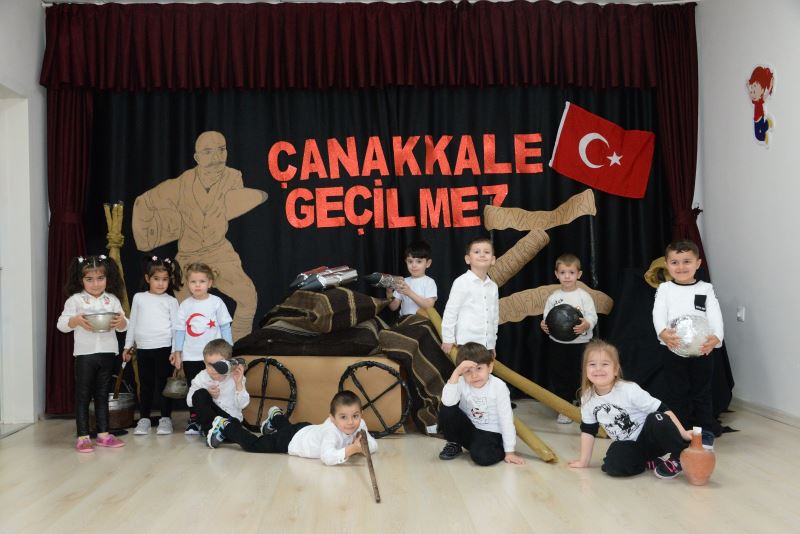 BOZÜYÜK BELEDİYESİ GÜNDÜZ ÇOCUK OYUN VE BAKIMEVİ’NİN   MİNİK ÖĞRENCİLERİ “ÇANAKKALE GEÇİLMEZ” DEDİ