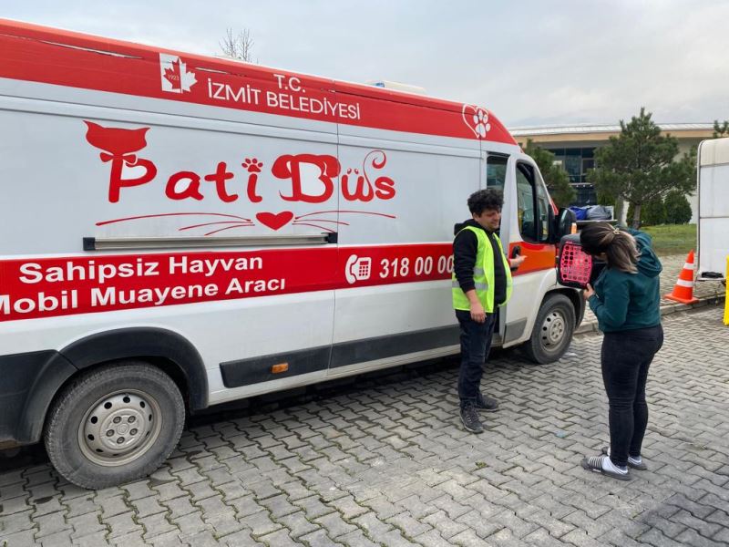 İZMİT BELEDİYESİ, DEPREM BÖLGESİNDE CAN DOSTLARIMIZI YALNIZ BIRAKMIYOR