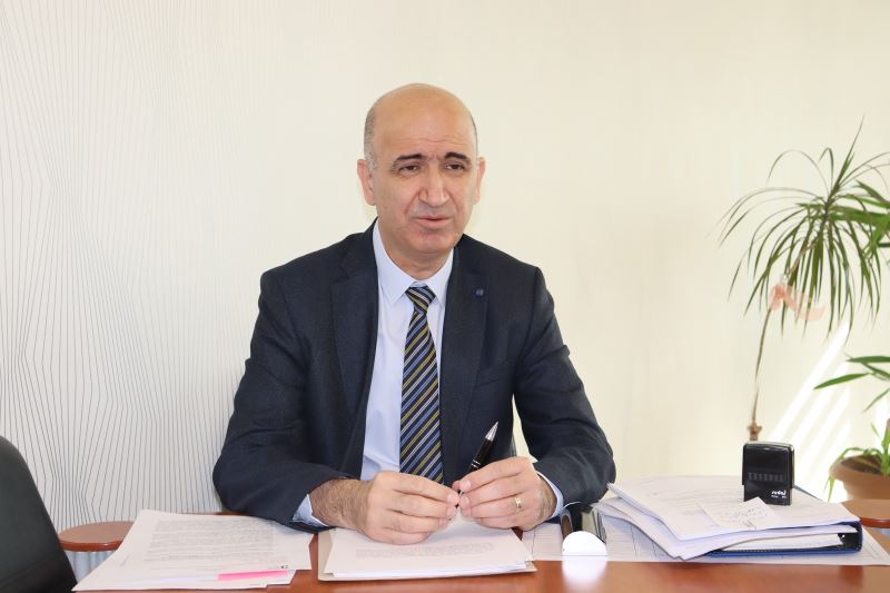 İZMİT BELEDİYESİ 99 DEPREMİ’NDE AĞIR HASAR ALAN BİNALARIN YIKIM İŞLEMİNE DEVAM EDİYOR