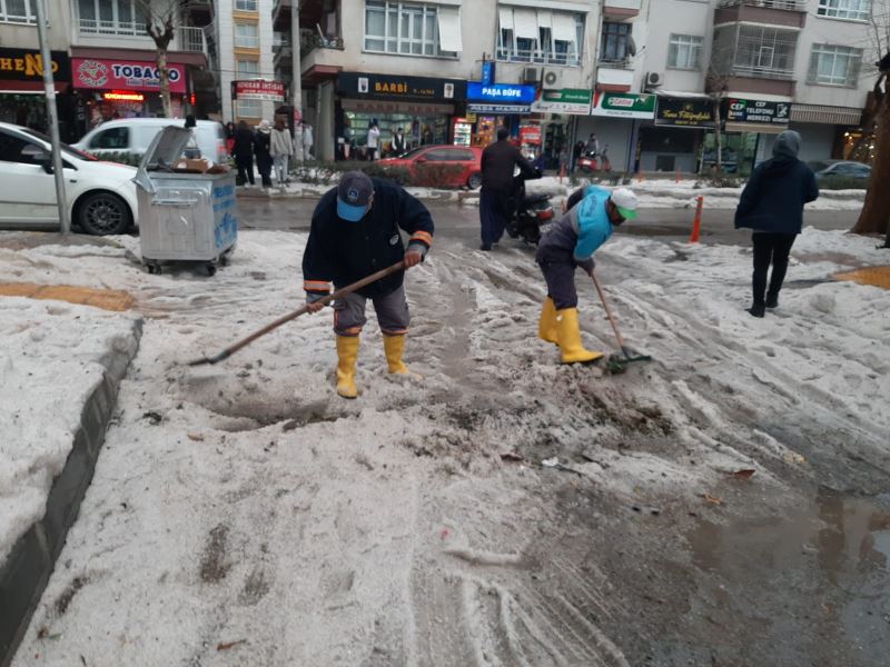 TOROSLAR BELEDİYESİNİN ACİL DURUM AFET EKİPLERİ, SAĞANAK YAĞIŞ TEYAKKUZUNDA