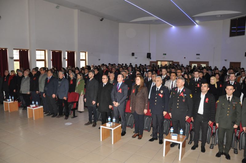18 MART ÇANAKKALE ZAFERİ ÇELENK KOYMA TÖRENİ YAPILDI