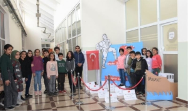 Diyarbakırlı öğrenciler Çanakkale Şehitlerini andı