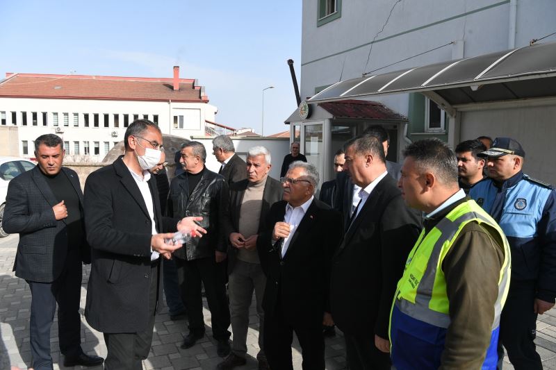 Başkan Büyükkılıç, Yeşilhisar’da 2023 Yılı Değerlendirme Toplantısı Yaptı