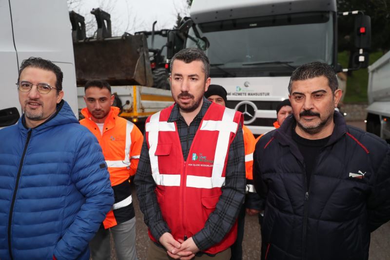 İZMİT BELEDİYESİ KENDİ İŞ MAKİNELERİYLE, SELDEN ETKİLENEN ADIYAMAN İÇİN YOLA ÇIKTI