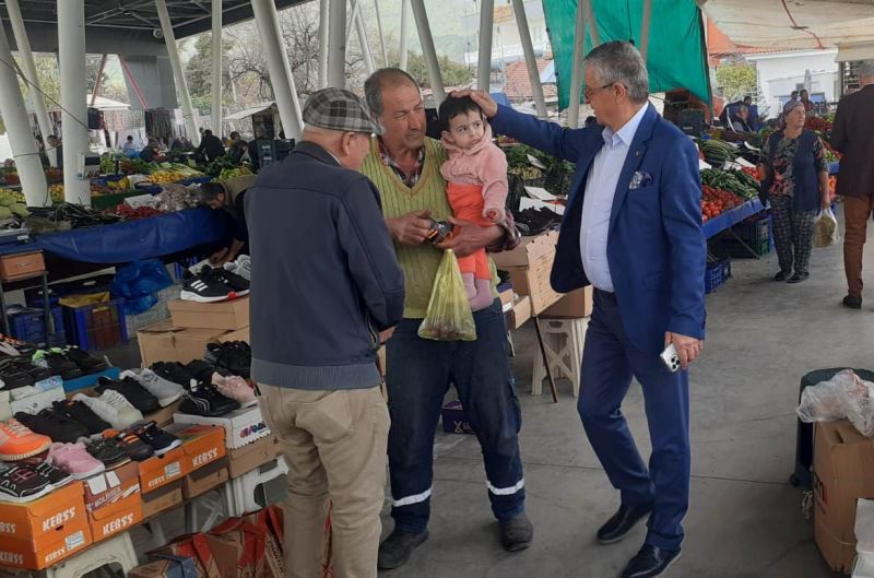 Başkan Topaloğlu’ndan Kuzdere pazar esnafını ziyaret