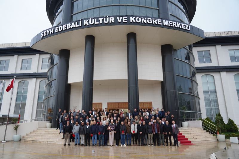 KADROYA GEÇEN MEMURLAR İLE EMEKLİYE AYRILAN PERSONEL DÜZENLENEN PROGRAMDA BİR ARAYA GELDİ