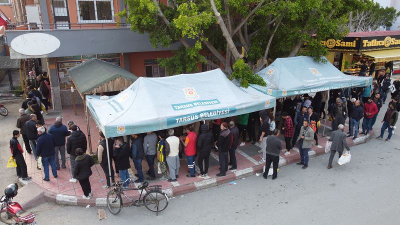 TARSUS HALKI TÜRKİYE’NİN EN UCUZ EKMEĞİ İLE RAMAZAN’I KARŞILADI