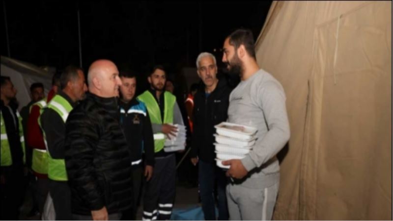 BAŞKAN BIYIK, İLK SAHURU DEPREMZEDELERLE YAPTI