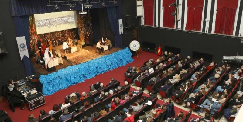 MUDANYA TİYATRO GÜNLERİ “BEN TÜRKAN SAYLAN” İLE FİNAL YAPTI