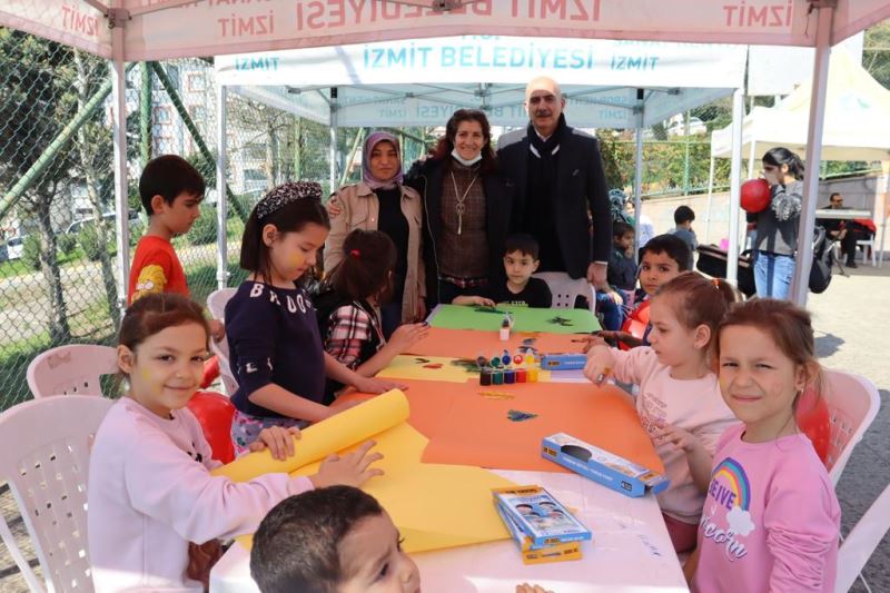 İZMİT BELEDİYESİ VE İZMİT KENT KONSEYİ İŞ BİRLİĞİYLE DÜZENLENEN ‘ÇOCUKLAR GÜLSÜN’ ETKİNLİĞİ DOLU DOLU GEÇTİ