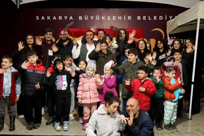 Ramazan akşamları Büyükşehir’le çok keyifli: Hacivat Karagöz sahnedeydi