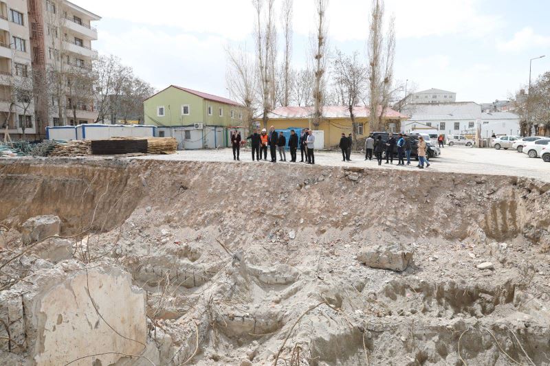 İPEKYOLU KAYMAKAMLIK BİNASI İNŞAATI BAŞLADI