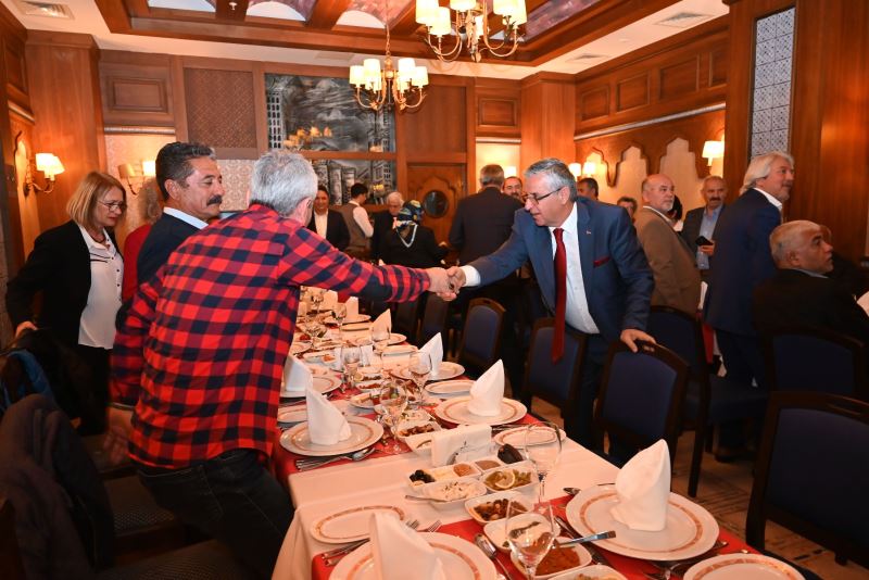 Başkan Topaloğlu CHP ve İYİ Partililerle iftar yemeğinde buluştu