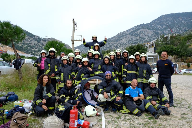 Büyükşehir gönüllü itfaiyeci eğitimlerine Bodrum