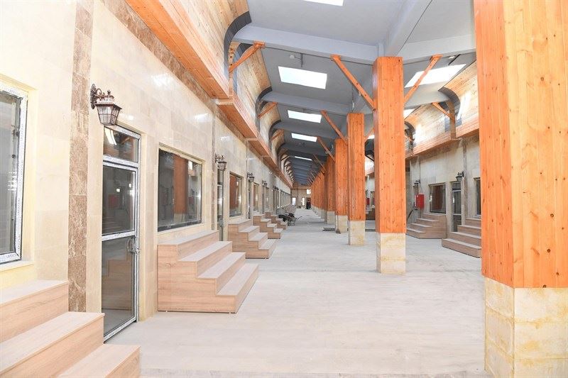 YÖRESEL ÜRÜNLER PAZARINDAKİ İŞYERLERİ SATIŞA ÇIKARILIYOR