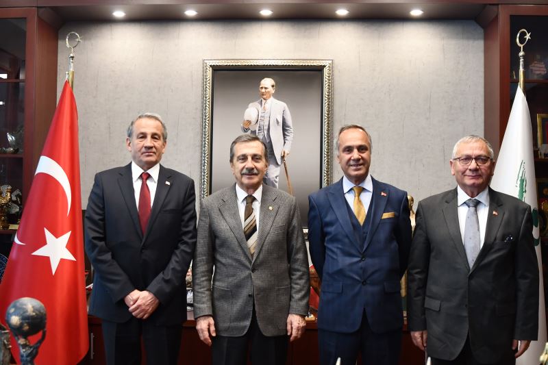 KILIÇDAROĞLU GÖNÜLLÜLERİ BAŞKAN ATAÇ?I ZİYARET ETTİ